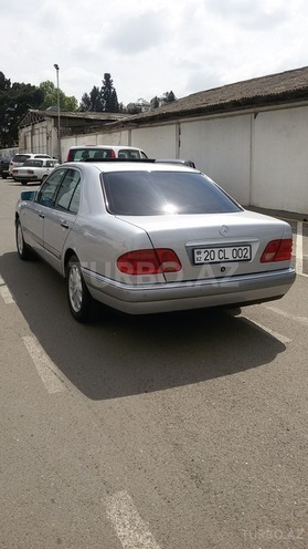 Mercedes E 280 1999, 205,000 km - 2.8 l - Gəncə
