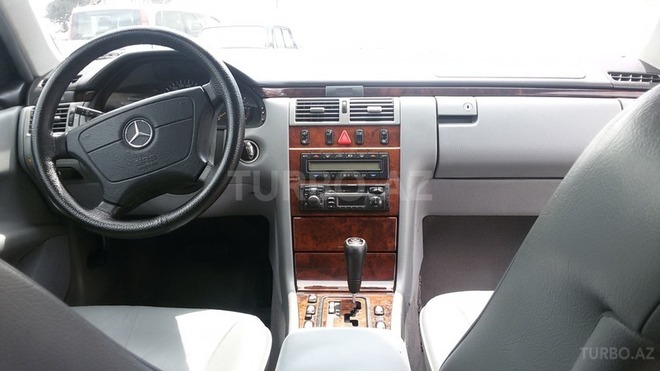 Mercedes E 280 1999, 205,000 km - 2.8 l - Gəncə