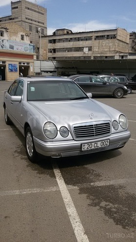 Mercedes E 280 1999, 205,000 km - 2.8 l - Gəncə