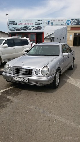 Mercedes E 280 1999, 205,000 km - 2.8 l - Gəncə
