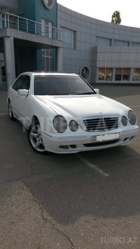 Mercedes E 240 2000, 295,000 km - 2.4 л - Qazax