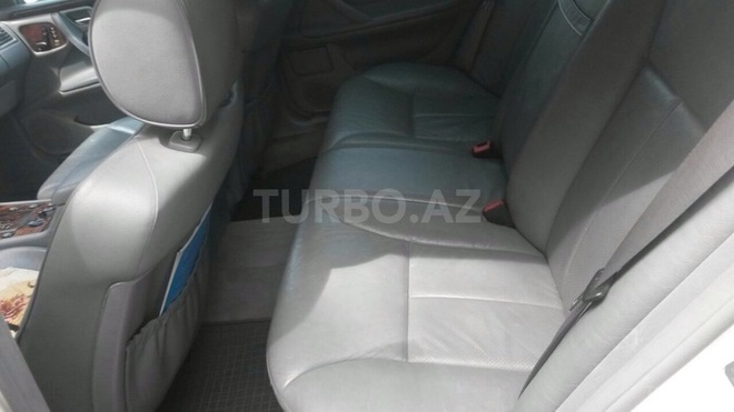 Mercedes E 240 2000, 295,000 km - 2.4 л - Qazax