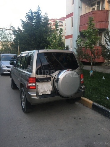 Mitsubishi Pajero io 2000, 144,000 km - 2.0 л - Bakı
