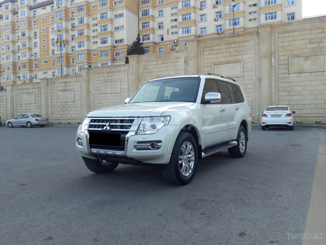 Mitsubishi Pajero 2015, 32,500 km - 3.0 l - Bakı