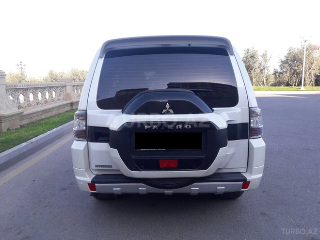Mitsubishi Pajero 2015, 32,500 km - 3.0 l - Bakı