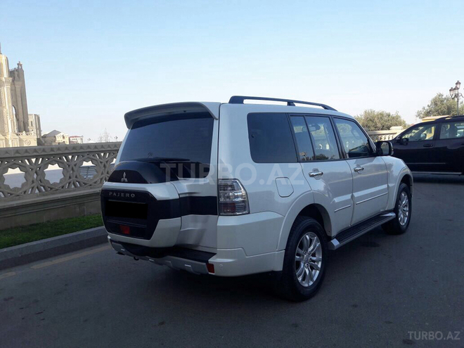 Mitsubishi Pajero 2015, 32,500 km - 3.0 l - Bakı