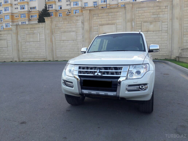 Mitsubishi Pajero 2015, 32,500 km - 3.0 l - Bakı
