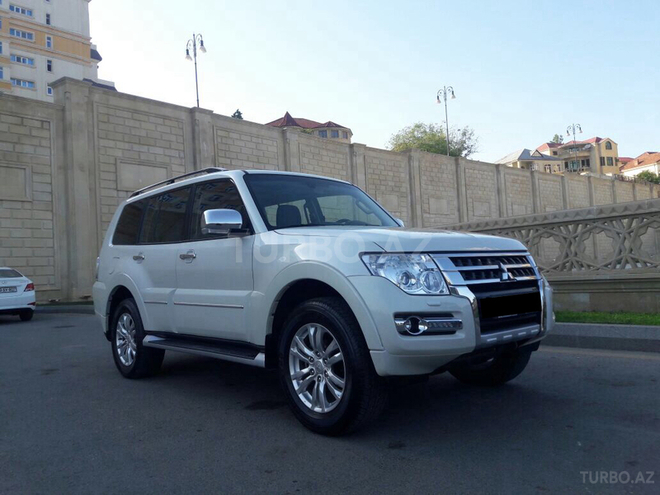 Mitsubishi Pajero 2015, 32,500 km - 3.0 l - Bakı