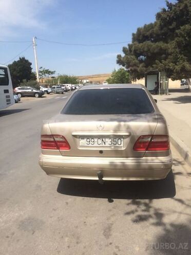 Mercedes E 240 2000, 330,000 km - 2.4 l - Bakı
