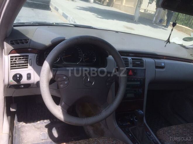 Mercedes E 240 2000, 330,000 km - 2.4 l - Bakı