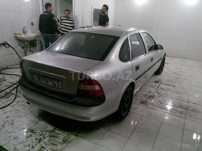 Opel Vectra 1996, 180,000 km - 1.8 l - Bakı