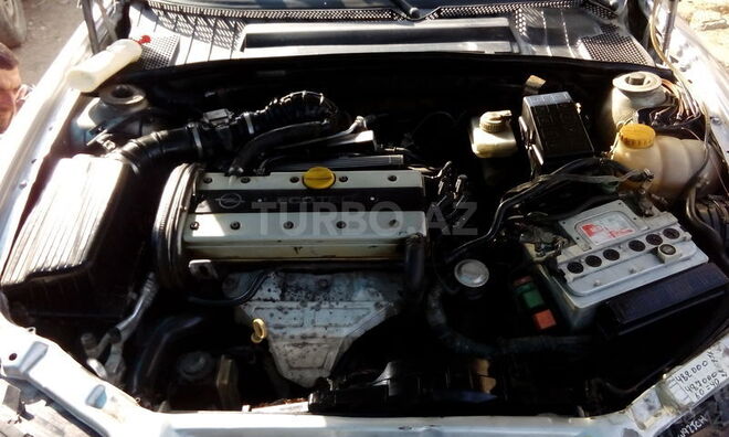Opel Vectra 1996, 180,000 km - 1.8 l - Bakı