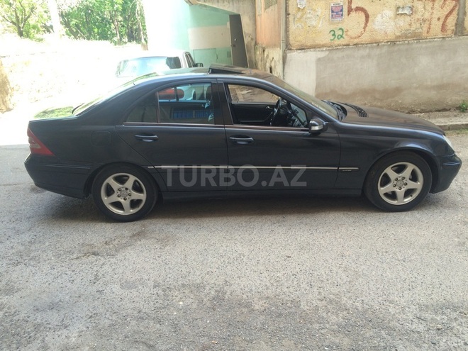 Mercedes C 240 2000, 243,500 km - 2.4 l - Bakı