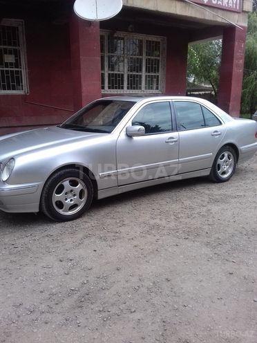 Mercedes E 320 1999, 155,000 km - 3.2 l - Qazax