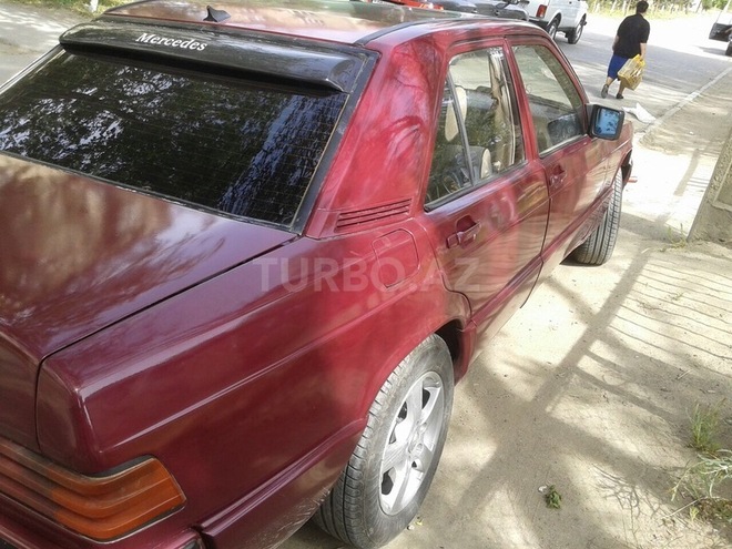 Mercedes 190 1991, 260,000 km - 2.0 l - Sumqayıt