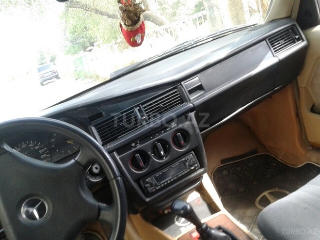 Mercedes 190 1991, 260,000 km - 2.0 l - Sumqayıt