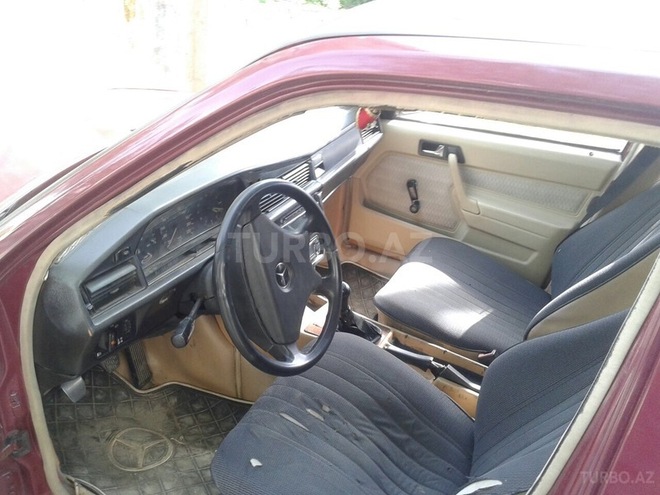 Mercedes 190 1991, 260,000 km - 2.0 l - Sumqayıt
