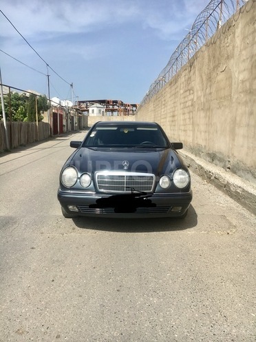 Mercedes E 280 1996, 346,600 km - 2.8 l - Bakı