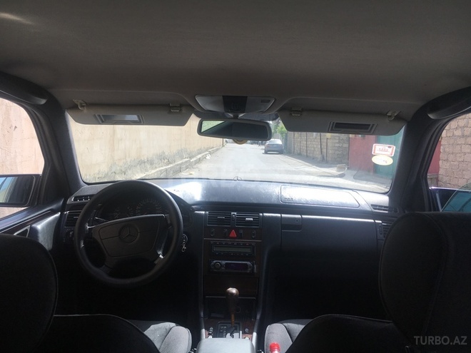 Mercedes E 280 1996, 346,600 km - 2.8 l - Bakı