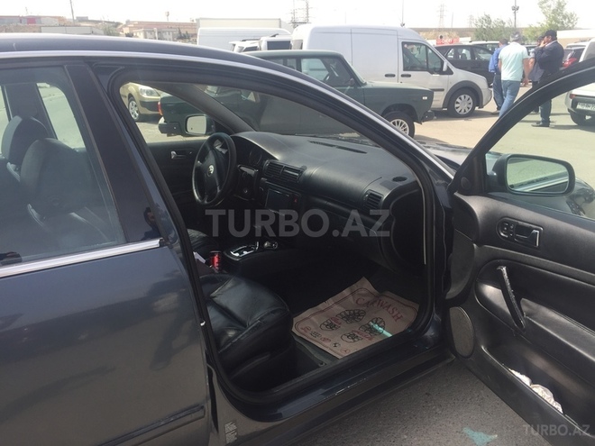 Volkswagen Passat 2000, 257,000 km - 1.8 л - Bakı