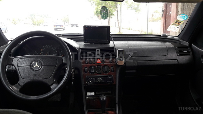 Mercedes C 220 1999, 290,000 km - 2.2 l - Gəncə