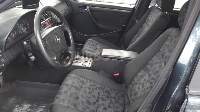 Mercedes C 220 1999, 290,000 km - 2.2 l - Gəncə