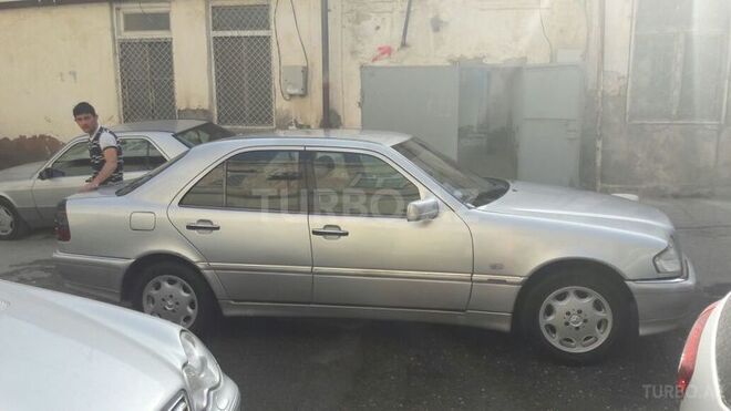 Mercedes C 220 1998, 367,893 km - 2.2 l - Bakı