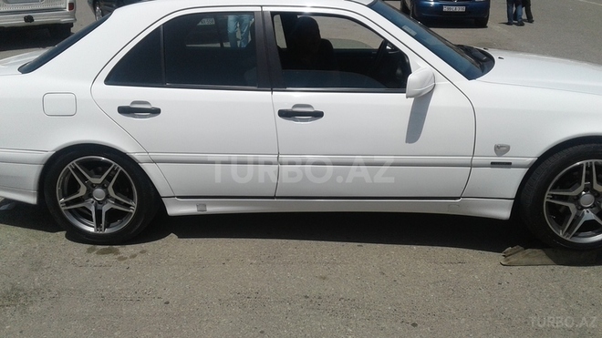 Mercedes C 240 1997, 226,000 km - 0.4 л - İmişli