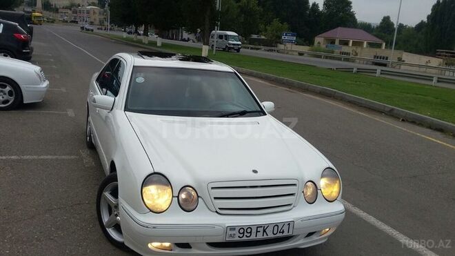 Mercedes E 240 2000, 29,000 km - 0.3 л - Qazax