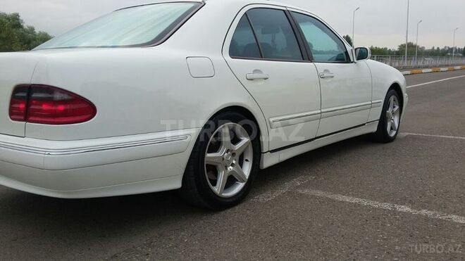 Mercedes E 240 2000, 29,000 km - 0.3 л - Qazax