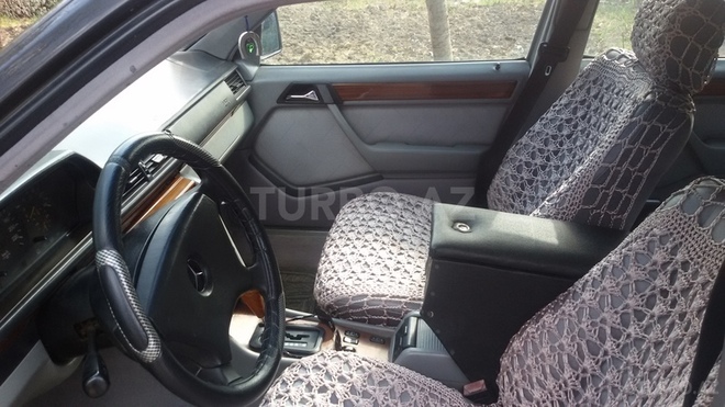 Mercedes E 250 1994, 500,000 km - 2.5 l - Sumqayıt