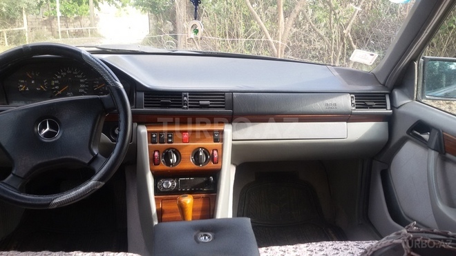 Mercedes E 250 1994, 500,000 km - 2.5 l - Sumqayıt