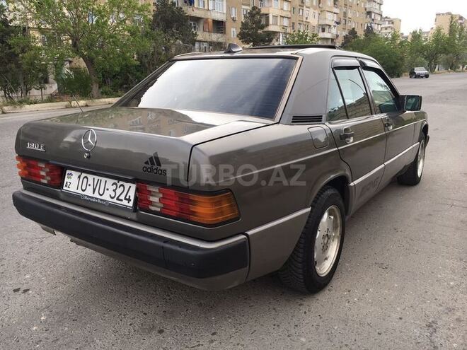 Mercedes 190 1990, 335,000 km - 2.4 l - Bakı