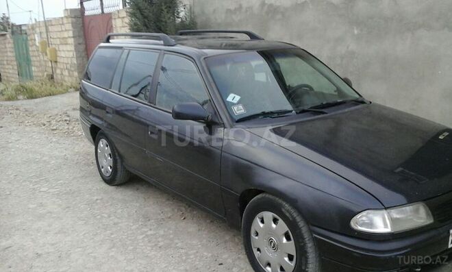 Opel Astra 1995, 200,000 km - 1.8 l - Sumqayıt