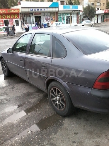 Opel Vectra 1996, 160,000 km - 1.6 l - Bakı