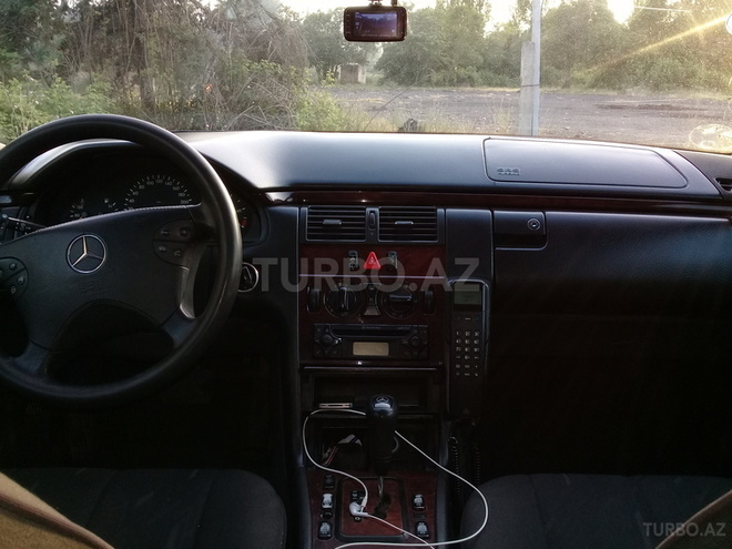 Mercedes C 220 2000, 22,222 km - 0.3 л - Masallı
