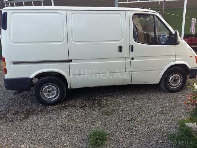 Ford Transit 2000, 260,500 km - 2.4 l - Qazax