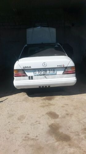 Mercedes E 260 1986, 3,535,353 km - 0.2 l - Bakı