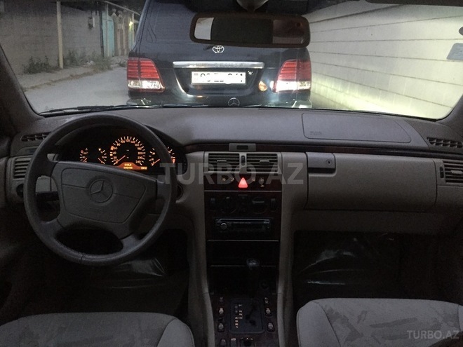 Mercedes E 240 1998, 290,456 km - 2.4 l - Bakı