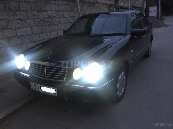 Mercedes E 240 1998, 290,456 km - 2.4 l - Bakı