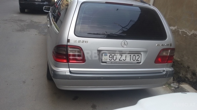 Mercedes E 220 2002, 3,000 km - 0.5 l - Bakı