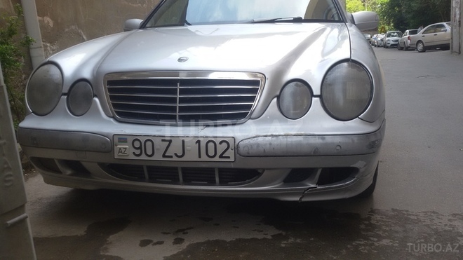 Mercedes E 220 2002, 3,000 km - 0.5 l - Bakı