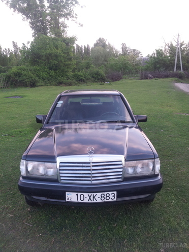 Mercedes 190 1990, 221,230 km - 1.8 л - Qax
