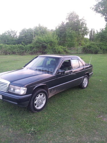 Mercedes 190 1990, 221,230 km - 1.8 л - Qax