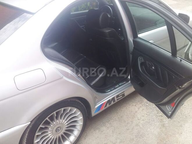 BMW 528 1998, 280,000 km - 2.8 l - Bakı