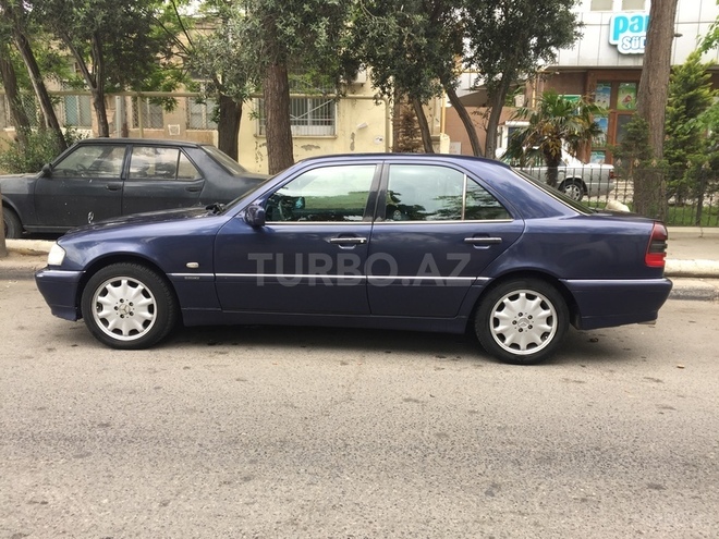 Mercedes C 200 1999, 232,000 km - 2.0 l - Bakı