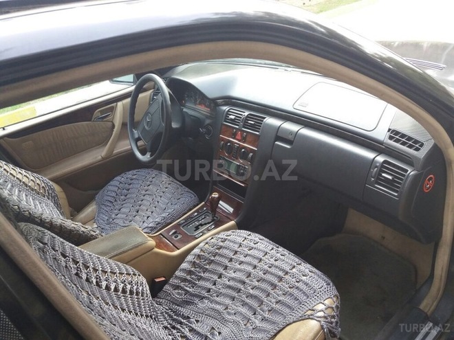 Mercedes E 220 1997, 250,000 km - 2.2 l - Sumqayıt