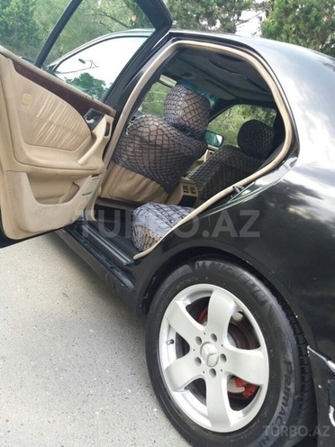 Mercedes E 220 1997, 250,000 km - 2.2 l - Sumqayıt