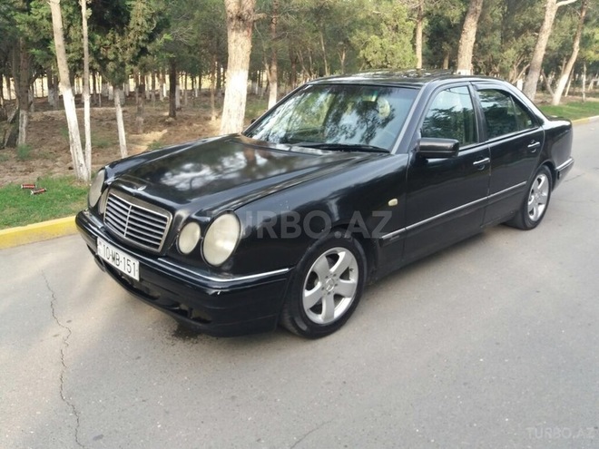 Mercedes E 220 1997, 250,000 km - 2.2 l - Sumqayıt