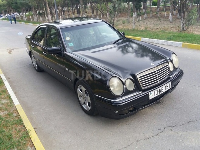 Mercedes E 220 1997, 250,000 km - 2.2 l - Sumqayıt